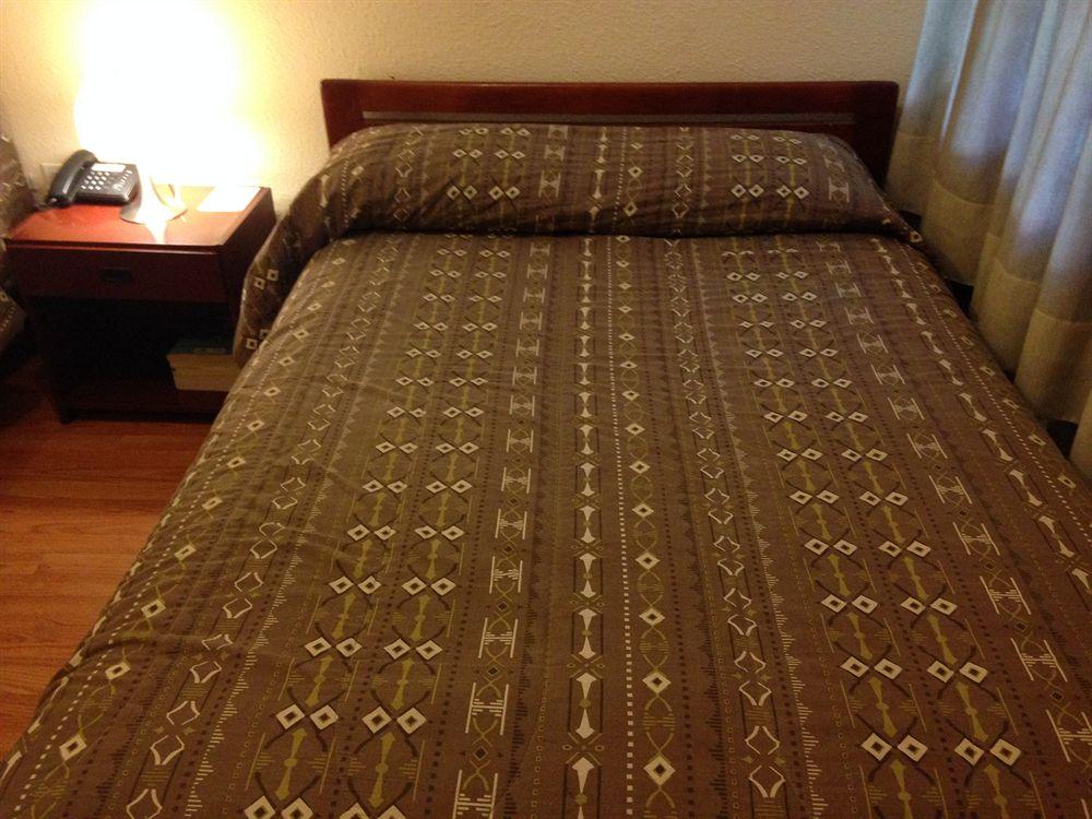 Alston Inn Hotel Quito Esterno foto