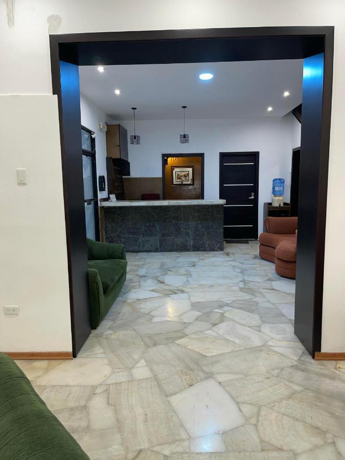 Alston Inn Hotel Quito Esterno foto