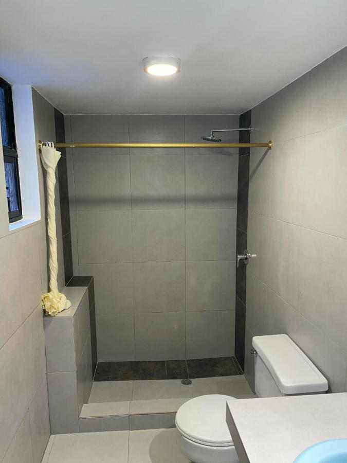 Alston Inn Hotel Quito Esterno foto