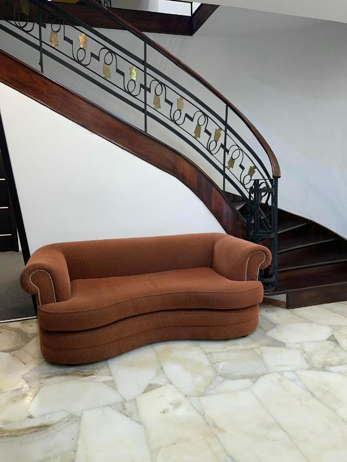 Alston Inn Hotel Quito Esterno foto