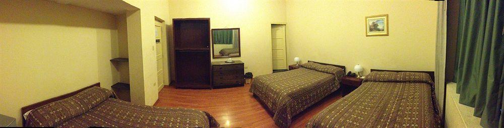 Alston Inn Hotel Quito Esterno foto
