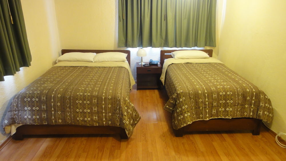 Alston Inn Hotel Quito Esterno foto
