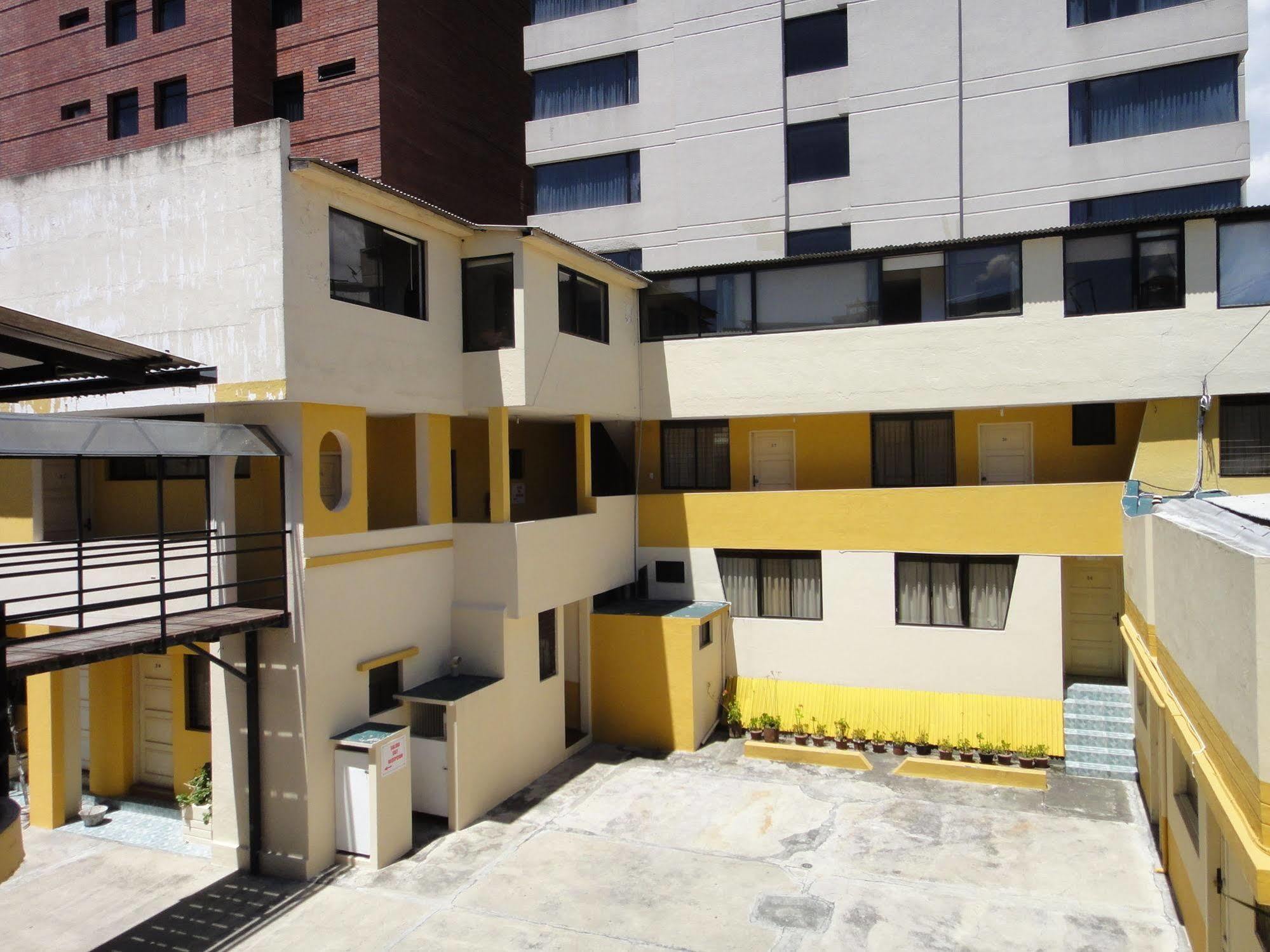 Alston Inn Hotel Quito Esterno foto