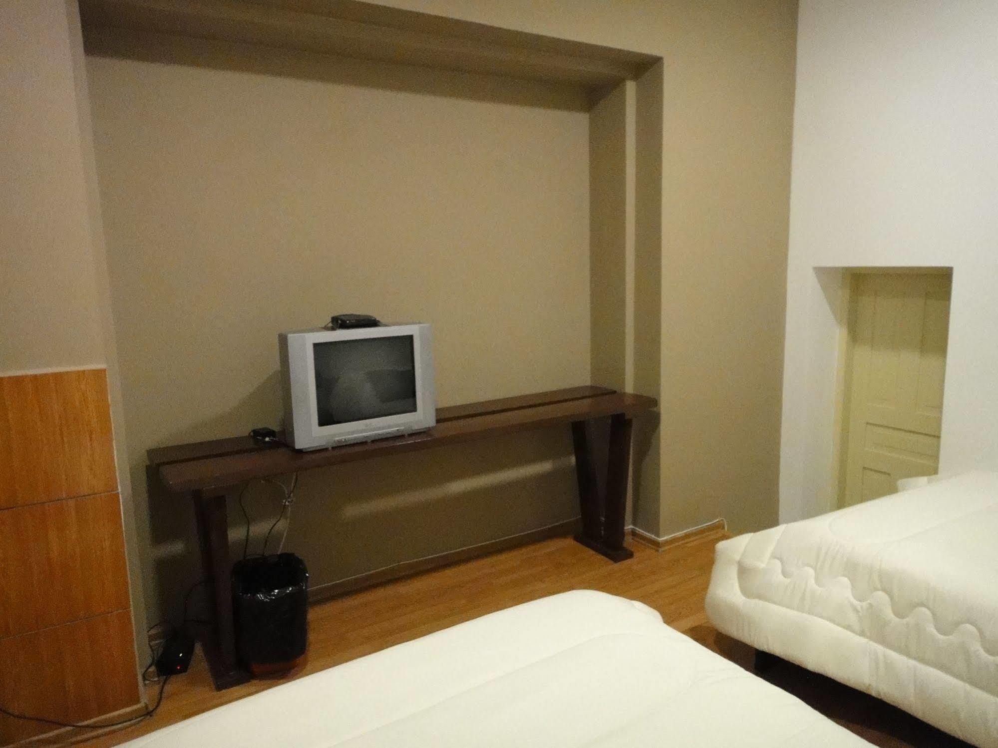 Alston Inn Hotel Quito Esterno foto