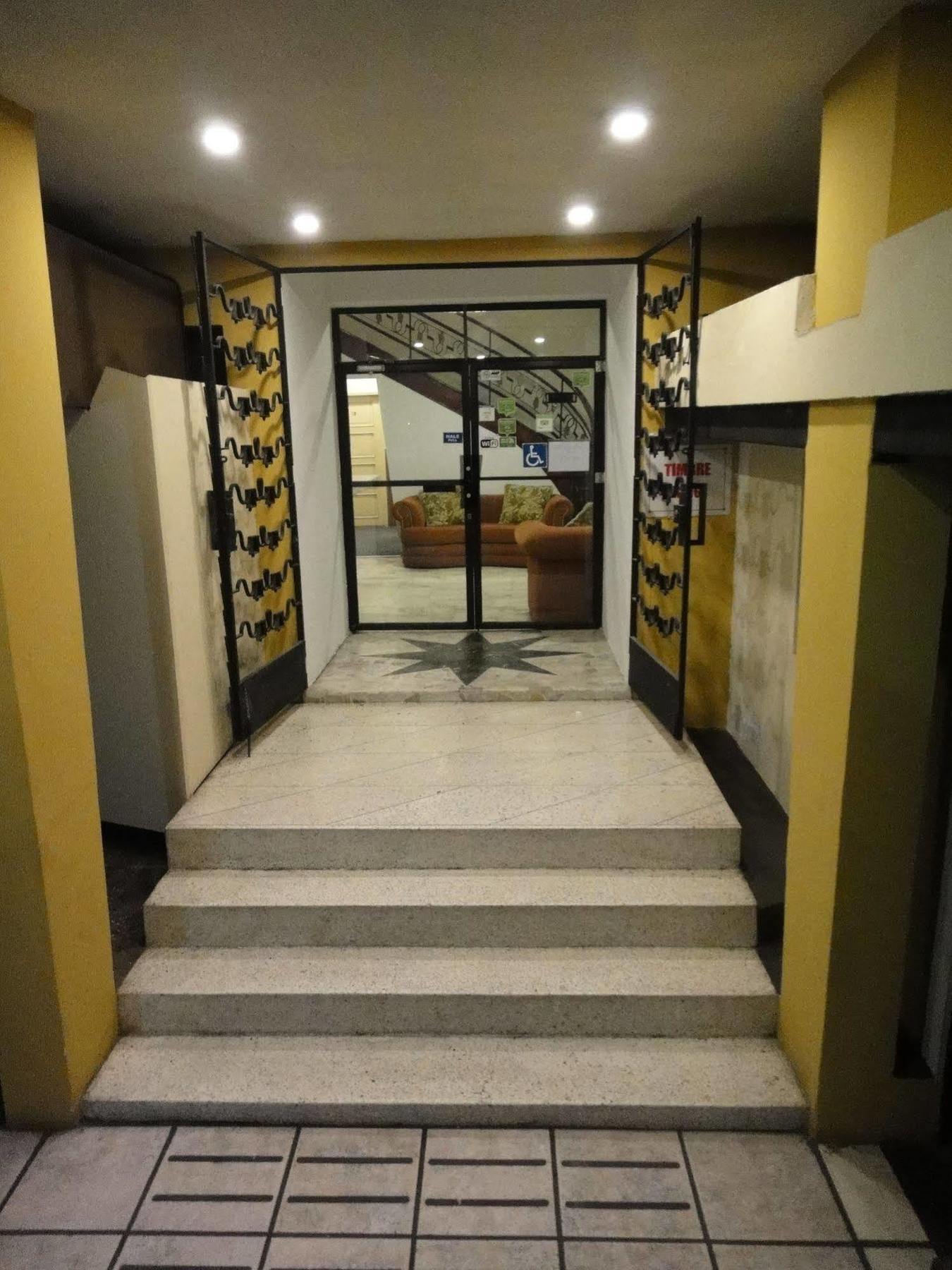 Alston Inn Hotel Quito Esterno foto
